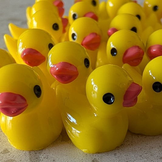 Hoe je iemands dag subtiel kaapt met een eendje van 1 centimeter